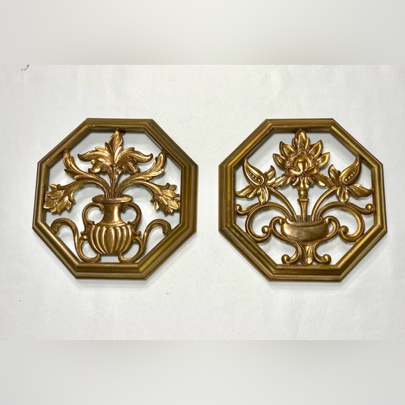 2 Scone Decoration Syroco Wall hangings 2 pc Set Octagon Hand Painted Gold - Picture 3 of 11